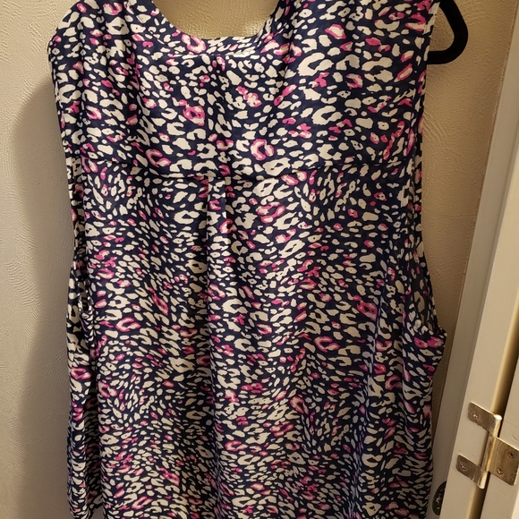 Torrid sleeveless top - Picture 3 of 3